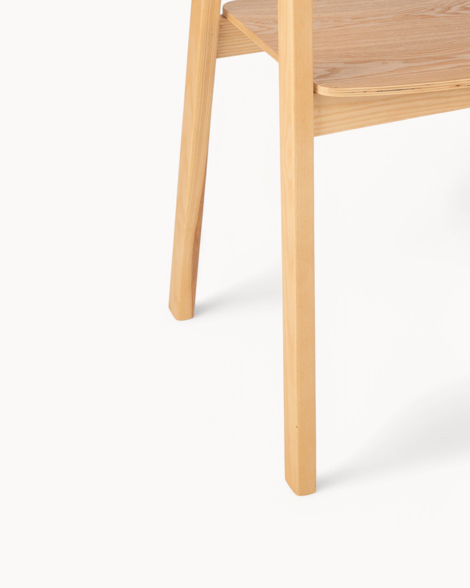 SYLFORM Elegant Stol i Asketræ med Rebsæde