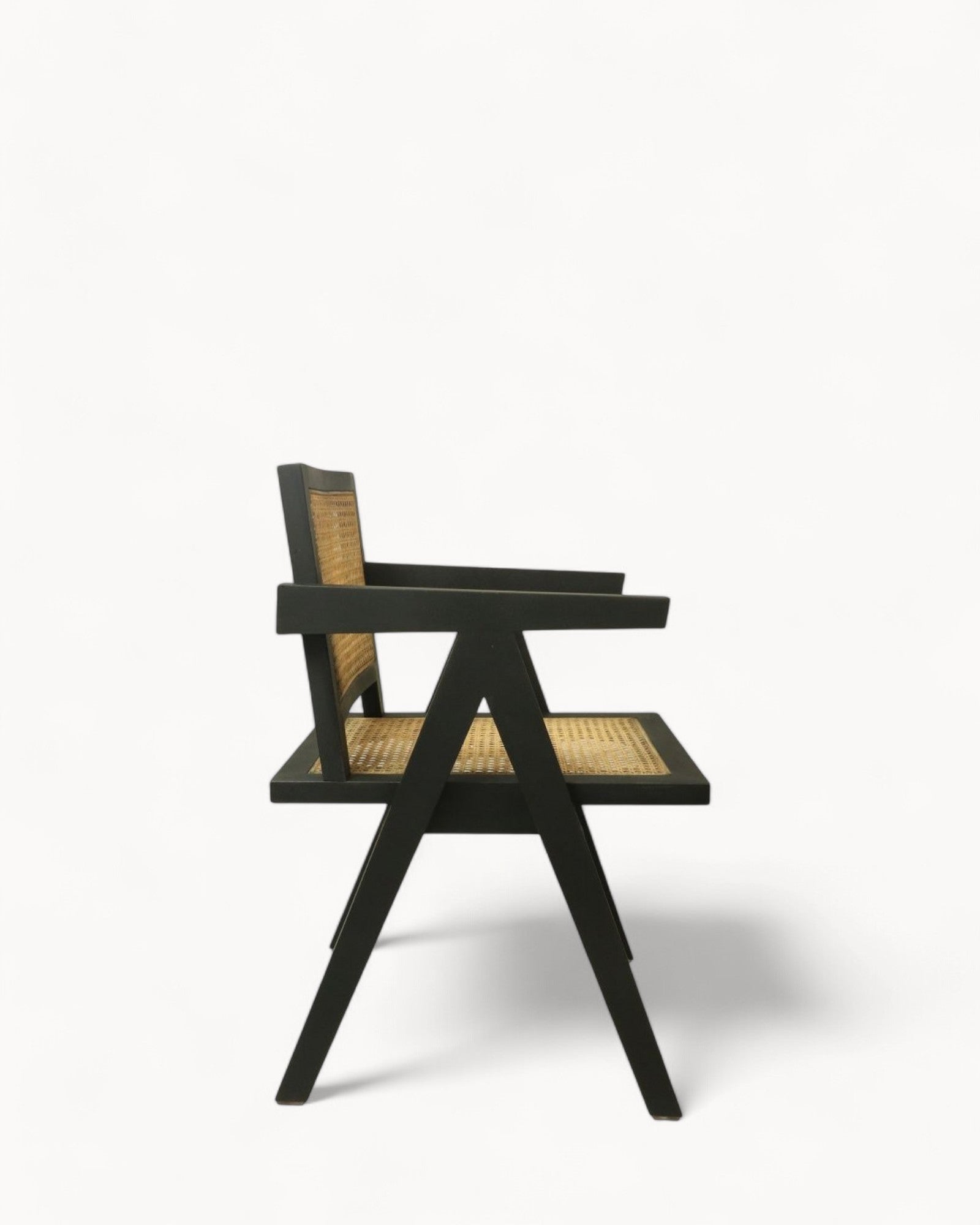 SYLFORM Elegant Spisestuestol med Rattan og Mahogni